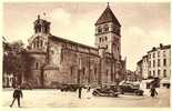 31 - SAINT-GAUDENS  -  L´ Eglise Collégiale  -  Animée :  Marché - Voitures - Saint Gaudens