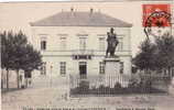 FEURS HOTEL DE VILLE ET STATUE DU COLONEL COMBES - Feurs