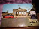 Berlin Autocar De Tourisme MERCEDES  Porte De Brandenburger - Brandenburger Tor