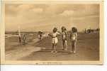 CPA 14.-RIVA-BELLA--3 Jeunes Filles Sur La Plage-Personnages--125 86 - Riva Bella