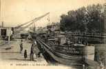 BATEAUX - PENICHE - 45 - LOIRET - MONTARGIS - LE PORT Du CANAL - CHARGEMENT Par La GRUE - SUPERBE PLAN - Chiatte, Barconi