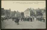 22 LANNION Le Marché Aux Bestiaux , Place Marhallac'h Et Les Vieilles Maisons à Tourelles - Lannion