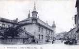 Cpa Yssingeaux (43) Hotel De Ville Et Place , Animée - Yssingeaux