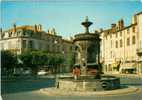 ISSOIRE - Au Centre De La Place De La République - Issoire