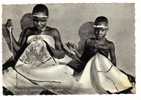 HAUTE VOLTA - BRODEUSES TRAVAILLANT UNE CHAPE - UPPER VOLTA - YOUNG GIRLS EMBROIDERING A COPE N°29  (BURKINA FASO) - Burkina Faso