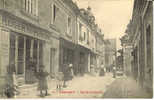 VOUVRAY - Rue Du Commerce - Belle Animation - Non Circulé, état Parfait - Vouvray