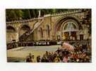 - FRANCE 65 . LOURDES . BENEDICTION DES MALADES DEVANT LE ROSAIRE - Heilige Plaatsen