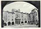 VILLEFRANCHE DE ROUERGUE 1946 Place Notre Dame ( Enseigne Du Photographe Maravelle ) - Villefranche De Rouergue