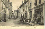 L´ILE BOUCHARD - Rue De La République - Groupe D'Enfants, Tabac, Cartes Postales - CP écrite 1922 - L'Île-Bouchard