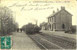 GARGENVILLE - La Gare - Intérieur Avec Trains - Voy. 1910 Léger Pli Coin Droit - Gargenville