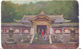 Japanese Temple With Priest, Temple Japonais Avec Des Prêtres - Buddismo