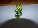 KINDER 1 FIGURINE EXTRA-TERRESTRE GOLFEUSE - Other & Unclassified