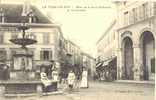 RARE CARTE POSTALE  LA TOUR DU PIN  PLACE DE LA SOUS PREFECTURE - La Tour-du-Pin