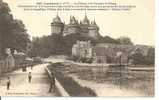 35 - COMBOURG  -  Le Château Et La Chaussée De L´ Etang - Animée - Combourg