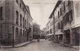 Delcampe - Carte 1910 CARPENTRAS - LA MAIRIE ET LES HALLES - Carpentras