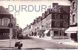 BREHAL ( Manche).   Rue Guy MOCQUET ( Commerces / Belle CPSM  ) - Brehal