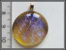 Pendentif En Verre Dichroic, Artisanal, Bélière Dorée, Environ 26x26mm - Colgantes