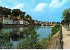 CPSM. MAYENNE. BORDS DE LA MAYENNE.REMPARTS ET CHATEAU.LE VIEUX PONT. DATEE 1997. - Mayenne