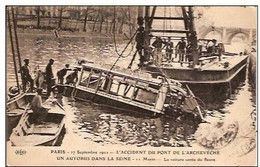 75-PARIS 1911-AUTOBUS TOMBE DU PONT DE L'ARCHEVECHE DANS LA SEINE - Catastrophes