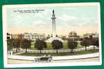 NEW ORLEANS - LEE CIRCLE Showing LEE MONUMENT - Unused Postcard Showing CAR And PEOPLE WALKING - New Orleans