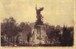 Carte Postale 62.  Saint-Pol-sur-Ternoise  Et Le Monument Aux Morts Trés Beau Plan - Saint Pol Sur Ternoise