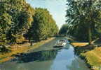 PENICHE SUR LE CANAL LATERAL A LA GARONNE CPSM  Grd Format   Dentelleé Année  1962  X - Houseboats