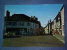 VDS CARTE POSTALE SAINT  AMAND EN PUISAYE  LA PLACE  BELLE ANIMATION - Saint-Amand-en-Puisaye