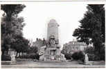 Carte Postale 59. Merville  Le Monument Aux Morts Trés Beau Plan - Merville