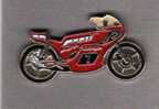 Pin´s  MOTO  Rouge  Avec  Huile  MOTUL - Motorbikes