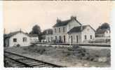 Mehun-sur-Yèvre : La Gare  En 1957 (animée). - Mehun-sur-Yèvre