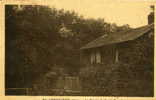 SAINTE-GENEVIEVE - La Maison Du Garde Forestier - 2 Personnes Devant La Grille. - Sainte-Geneviève