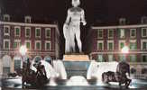 06 / Nice. Place Masséna. Fontaine Du Soleil - Nice Bij Nacht