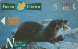 TC Puce Espagne - Série Fauna Ibérica - ANIMAL - LOUTRE De Mer & POISSON -- SEA OTTER & FISH Spain Chip Phonecard - Basisuitgaven