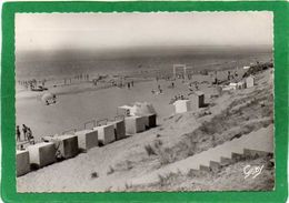 44   SAINT BREVIN -L'OCEN  -Les Jeux Sur La Plage VOLLEY-BALL Les Cabines Toilées Carrés  CPSM  Grd Format  Année 1948 - Saint-Brevin-l'Océan