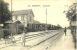 ERMONT  - La Gare Ermont-Halte, Vue Intérieure -  Petites Filles Sur Les Voies - CPA Circulé - Ermont-Eaubonne