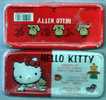 HELLO KITTY PLUMIER EN RELIEF 1988  MADE IN JAPAN JAPON SANRIO BOITE METAL CHAT OURSON - Andere & Zonder Classificatie