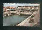 CPSM - Saint Martin De Ré ( Ile De Ré 17) - Les Quais ( Animée Automobile Peugeot 403 Renault 4CV Citroën 2CV Scooter ) - Saint-Martin-de-Ré