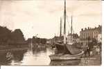 BLAYE...BATEAUX SUR LE CHENAL - Blaye