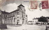 BELMONT LA PLACE ET L'EGLISE - Belmont De La Loire