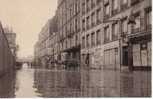 Evénement Inondations Paris La Grande Crue De La Seine Inondation De La Rue Surcouf Cpa Animée - Floods