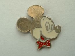 TÊTE DE MICKEY (Signé Bertoni -Disney)  - Fond Argenté - Disney