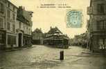 95 . MAGNY-EN-VEXIN .  PLACE DES HALLES , ET COMMERCES . - Magny En Vexin