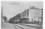 84 // VALREAS, La Gare, Vue Intérieure ANIMEE Avec Train, N° 2166 ** - Valreas