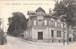 Cpa Du 92 - Chaville - Avenue Curie Et La Poste - Chaville