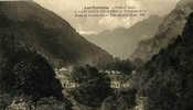 64 / Laruns. Vallée D'Ossau. Les Eaux Chaudes. Vue Prise De La Route De Laruns Sur Les Thermes Et Le Gave - Laruns