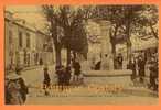 95 - BEAUMONT - Une Vieille Fontaine Sur La Place Des Ecoles - Belle Animation - Beaumont Sur Oise