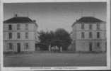 38. BOURGOIN.  COLLEGE UNIVERSITAIRE. Carte Dans Les Tons Orange. - Bourgoin