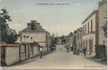 61 - COURTOMER : RUE DE LA POSTE ANIMEE .COULEUR. - Courtomer