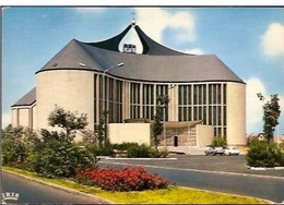 KOKSIJDE-COXYDE-EGLISE NOTRE DAME DES DUNES-OLV KERK-AUTOMOBILES - Koksijde