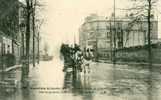 CPA Ivry - Inondations De Janvier 1910 - Rue De Seine Au Coin De Rue Nationale - Déménagement D'une Famille Par Voiture - Ivry Sur Seine